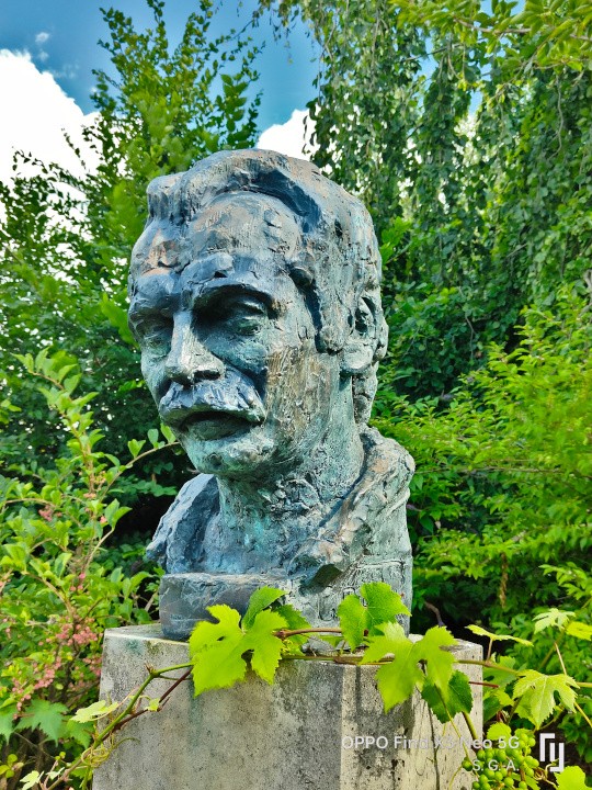 Buste  de Brassens